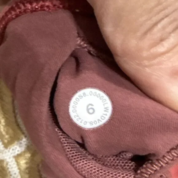 (B3)Lululemon Align Tank Cropped Top Sz 6 Built-in-Bra Spray Leaf Firrside Red - Picture 11 of 11